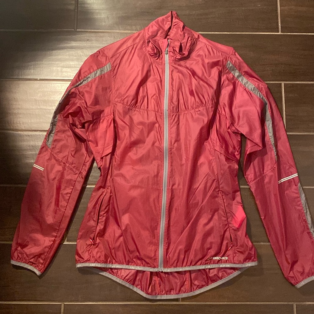 Brooks Lightweight Windbreaker Size Medium